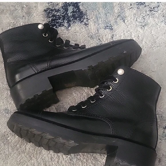 Chanel combat boots - Picture 4 of 8